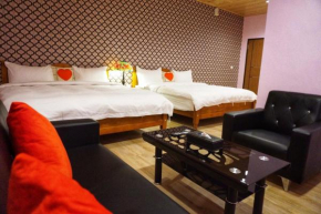 Отель Chu Dream Hostel  Хуален